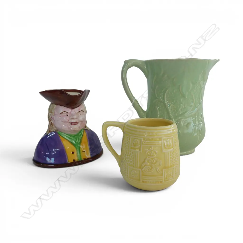CROWN LYNN CHARACTER TOBY JUG, ERII COMM. MUG & JUG H.185mm Image 1++