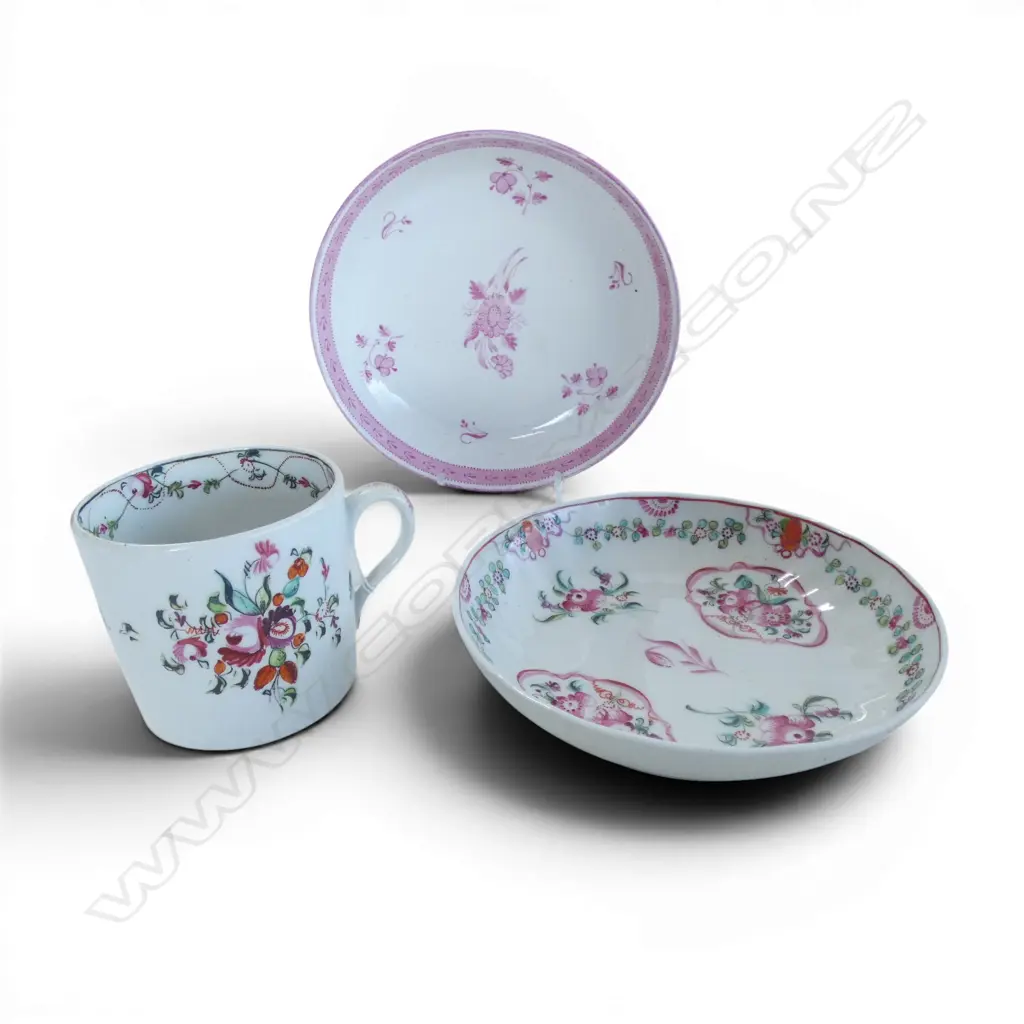 TWO ANTIQUE NEW HALL DEEP TEA SAUCERS AND A COFFEE CAN (repaired) Image 1++