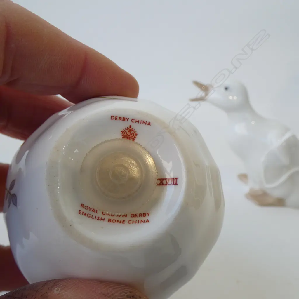 2 NAO DUCKLING FIGURES + 2 PCES ROYAL CROWN DERBY Image 1++