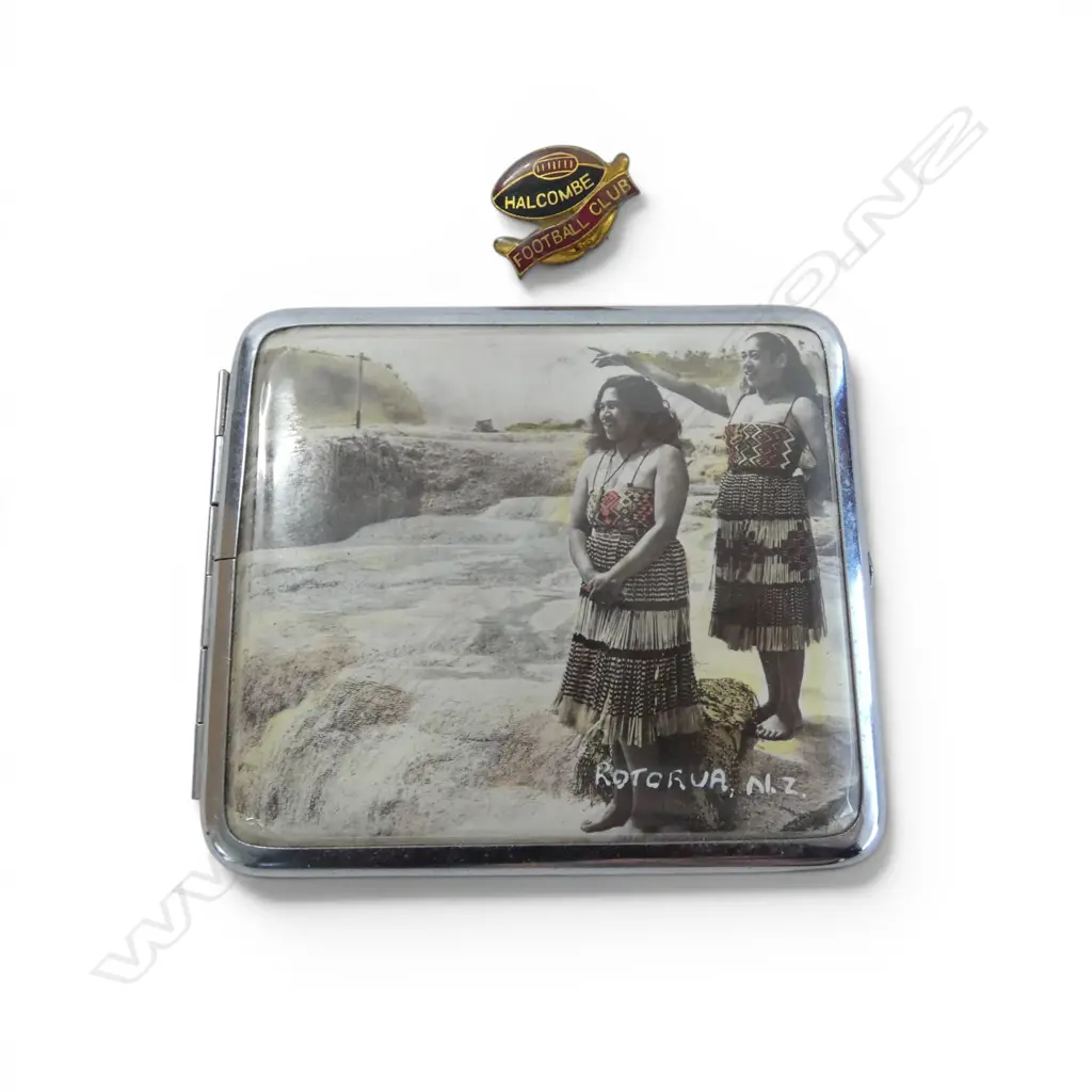 N.Z. CIGARETTE CASE w. PHOTOGRAPH OF MĀORI (ROTORUA) + HALCOMBE FOOTBALL CLUB PIN Image 1++