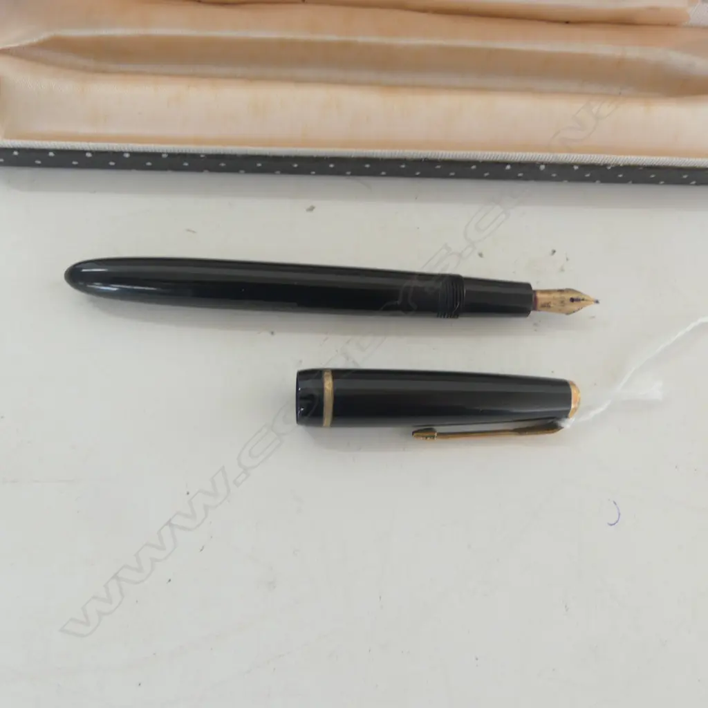 PARKER PEN, 14CT NIB, BOXED Image 1++