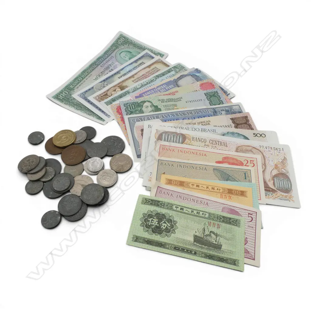 20 WORLD CURRENCY BANKNOTES (15 UNCIRCULATED) + ASST. COINS Incl. Dutch / German occupation Image 1++