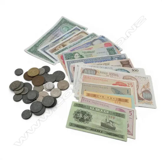 20 WORLD CURRENCY BANKNOTES (15 UNCIRCULATED) + ASST. COINS Incl. Dutch / German occupation