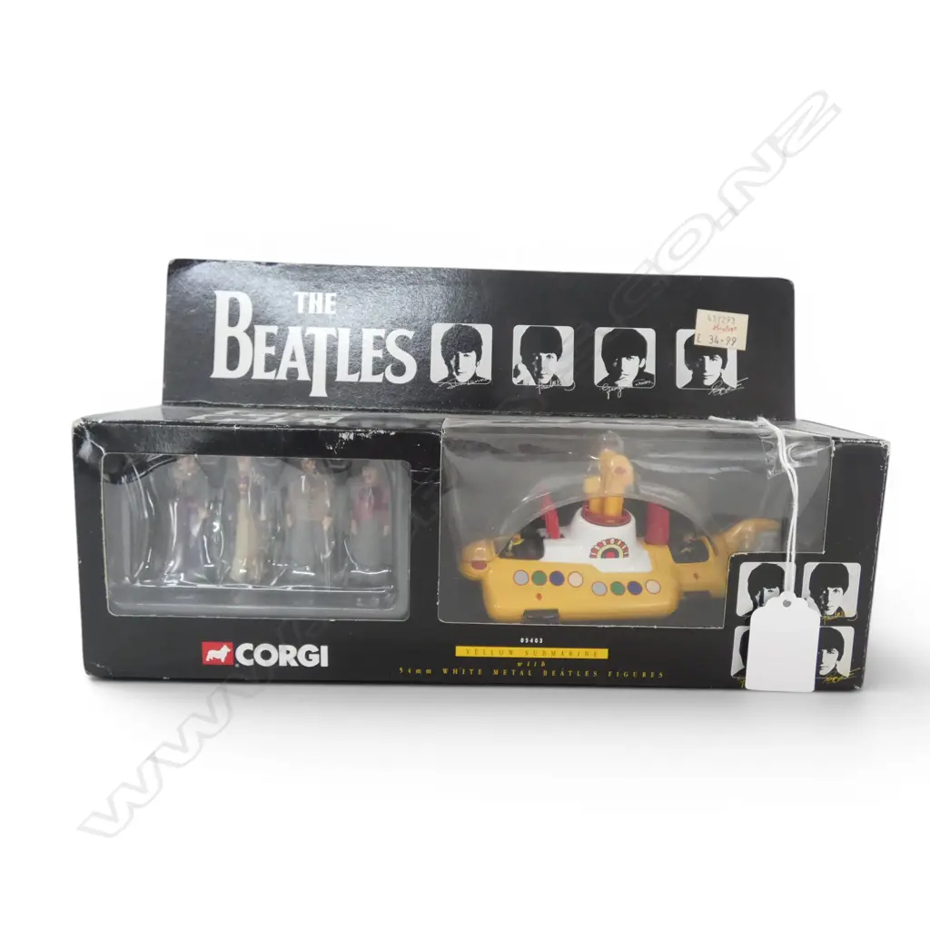 BOXED BEATLES CORGI LTD ED DIECAST 'YELLOW SUBMARINE' & BEATLES figures TOY Image 1++