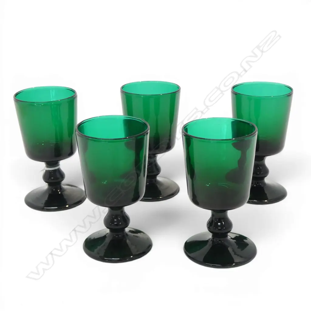 VINTAGE GREEN DECANTER & 6 GLASSES Image 1++