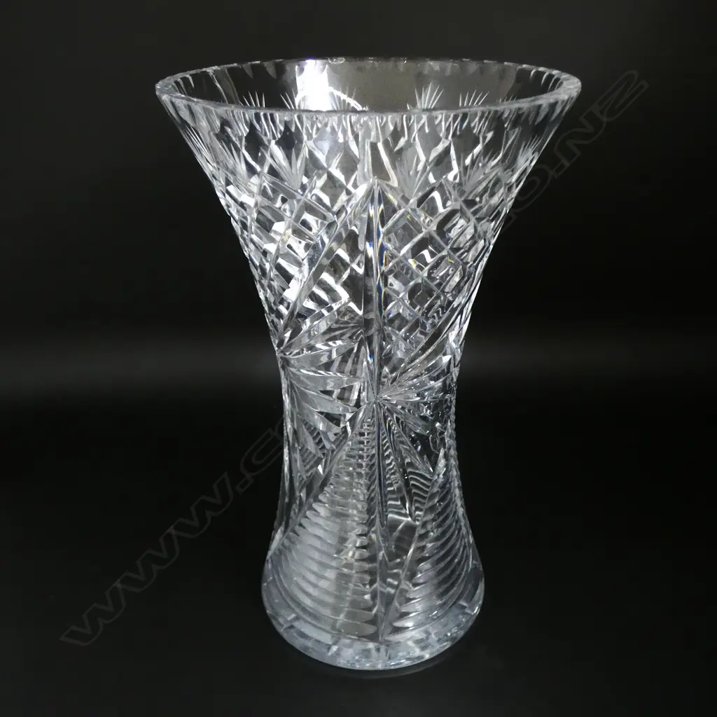 LARGE CUT CRYSTAL VASE SOME RIM CHIPS H310MM Image 1++