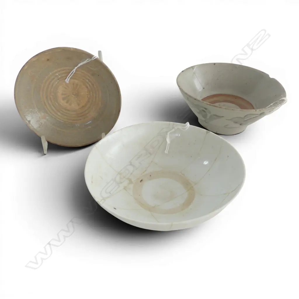 3 ANTIQUE CHINESE BOWLS ALL FAULTS DIA 140MM LARGEST Image 1++