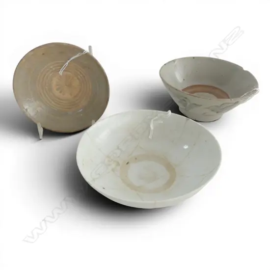 3 ANTIQUE CHINESE BOWLS ALL FAULTS DIA 140MM LARGEST