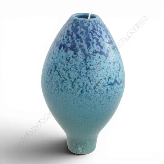 Graham Ambrose 'Icey Wanaka Long Orb' ceramic vase. H.150mm. See biographical details on previous lot