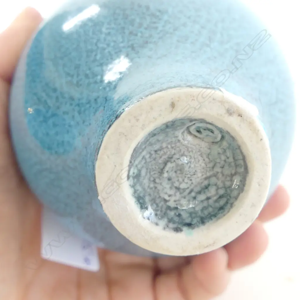 Graham Ambrose 'Icey Wanaka Orb' ceramic vase. H.138mm. See biographical details on previous lot Image 1++