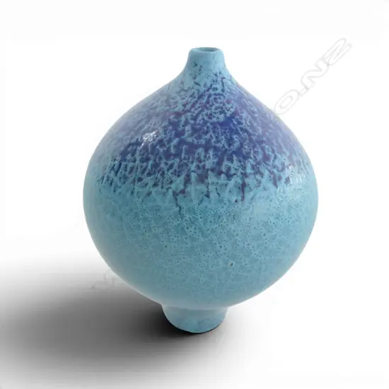 Graham Ambrose 'Icey Wanaka Orb' ceramic vase. H.138mm. See biographical details on previous lot