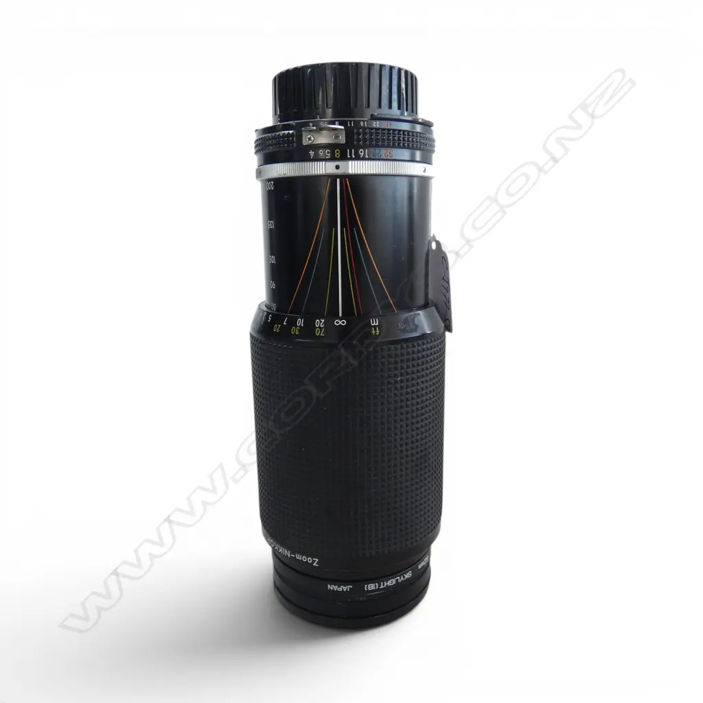 NIKON CAMERA LENS: ZOOM-NIKKOR 80 - 200mm Image 1++