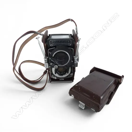 ROLLEIFLEX VINTAGE TWIN LENS REFLEX (TLR) CAMERA