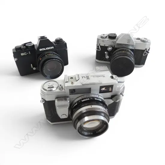3 VINTAGE CAMERAS; SOLIGOR SC-1, KONICA IIIM, PETRI VI