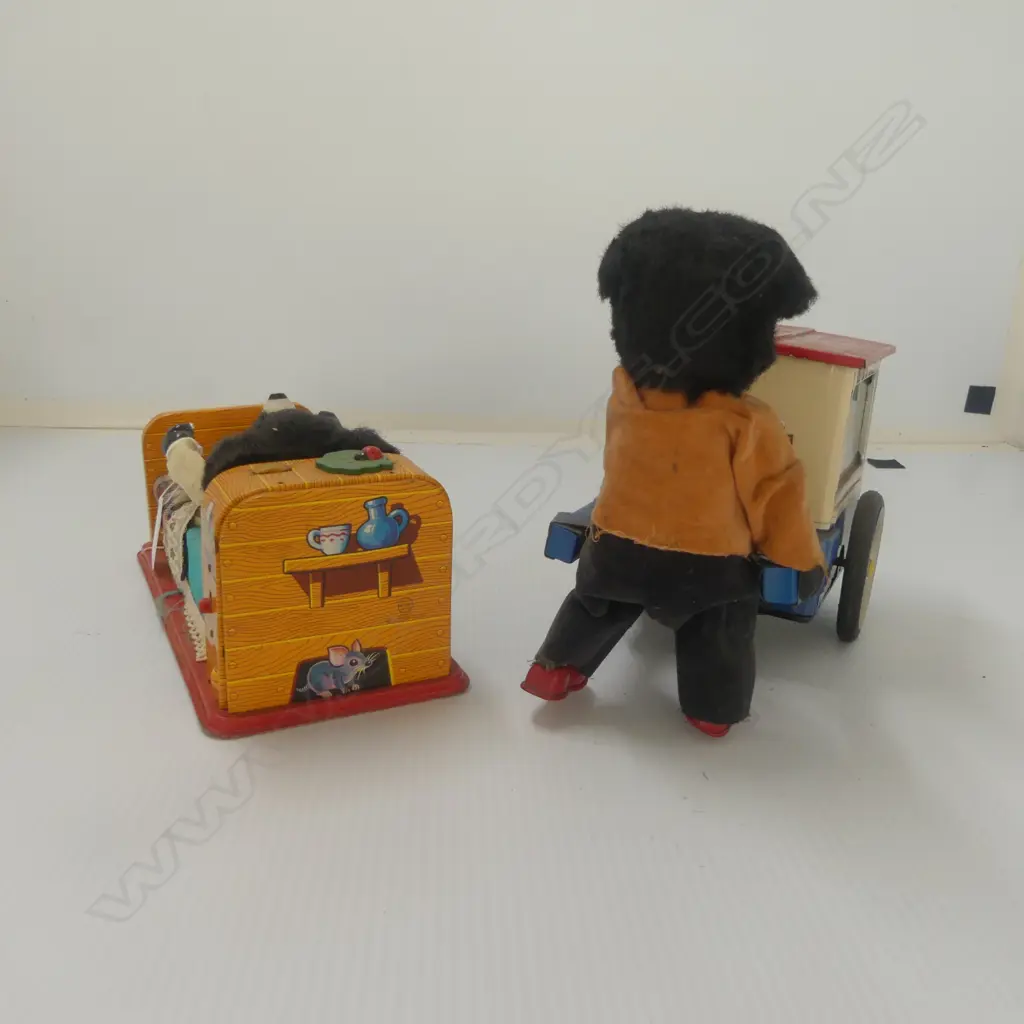 2 VINTAGE MECHANICAL TOY BEARS; PEANUT VENDOR & BEAR in BED, H.220x230mm, 100x220mm  Image 1++