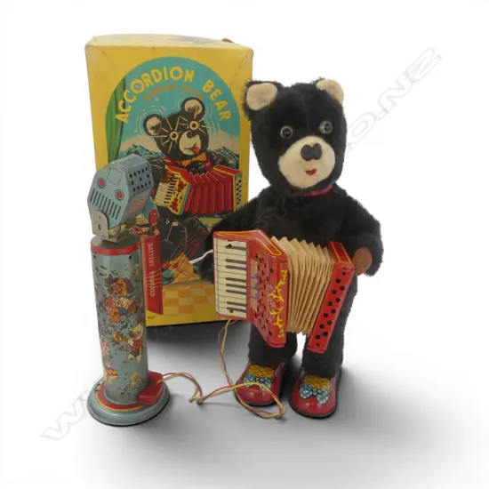 VINTAGE BATT. OPERATED TOY ACCORDIAN BEAR in BOX, H.280mm