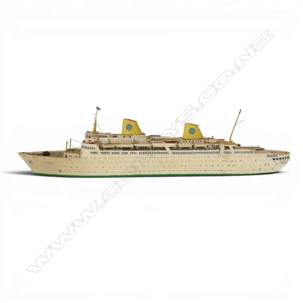 SCRATCH BUILT OCEAN LINER MODEL 'KUNGSHOLM' L.750mm Image 1++