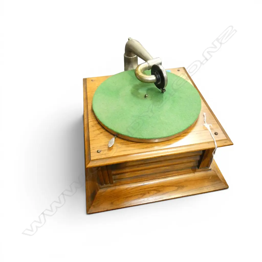 VINTAGE HIS MASTER'S VOICE 'CINCH' OAK GRAMOPHONE Image 1++