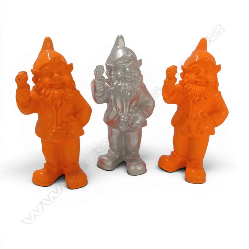 3 RESIN GNOMES HOLDING GUNS; 2 ORANGE & 1 SILVER H.300mm Image 1++