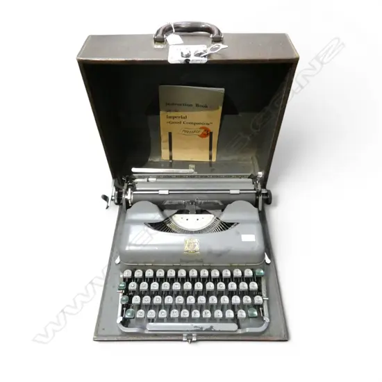 1930's VINTAGE TYPEWRITER