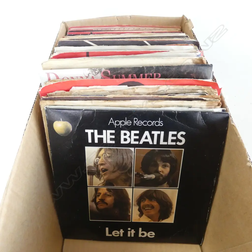 APPROX. 70 45s Incl. THE BEATLES Image 1++