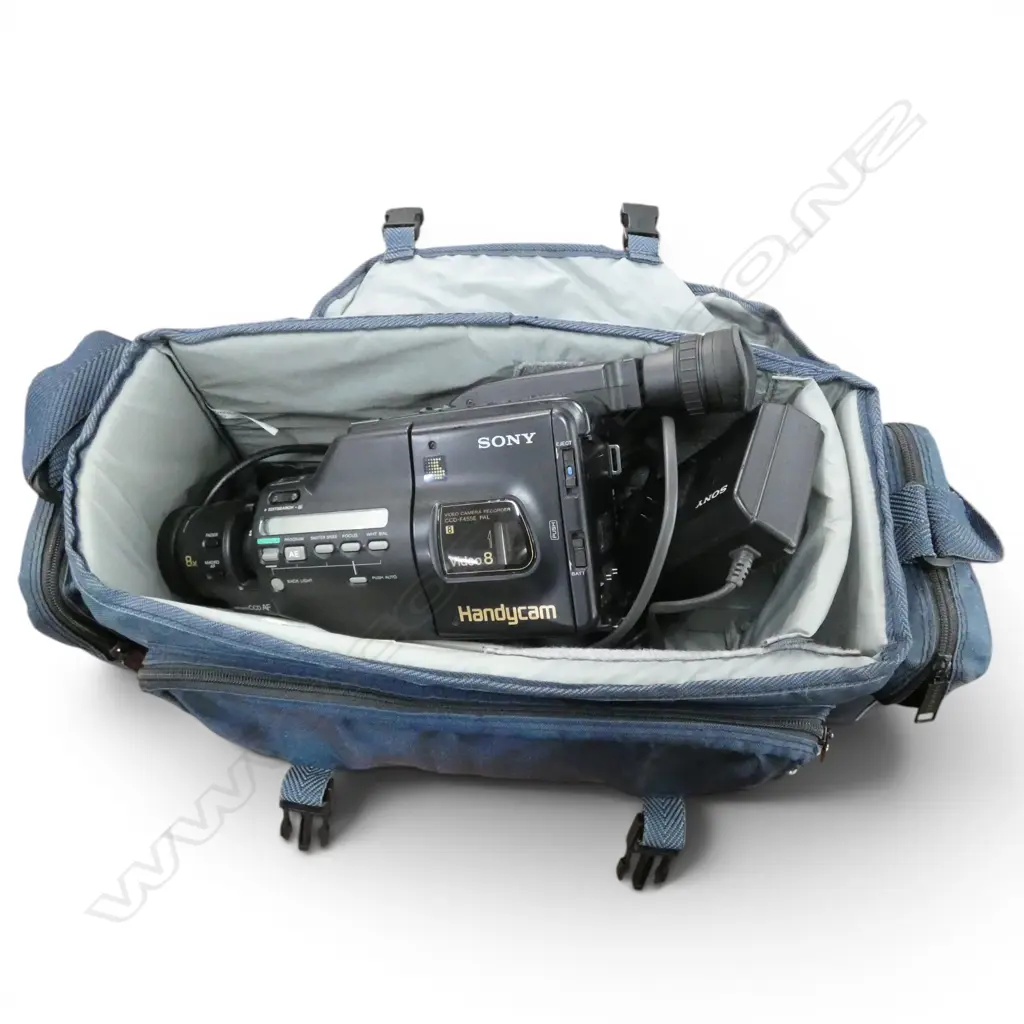 BAGGED SONY VIDEO CAMERA  & PHILLIPS DVD PLAYER Image 1++