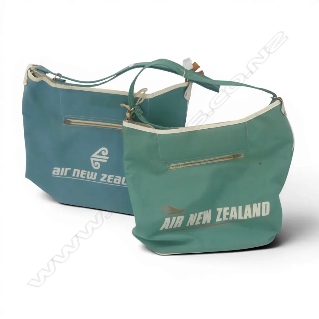 2 VINTAGE AIR NZ SHOULDER BAGS L280MM Image 1++