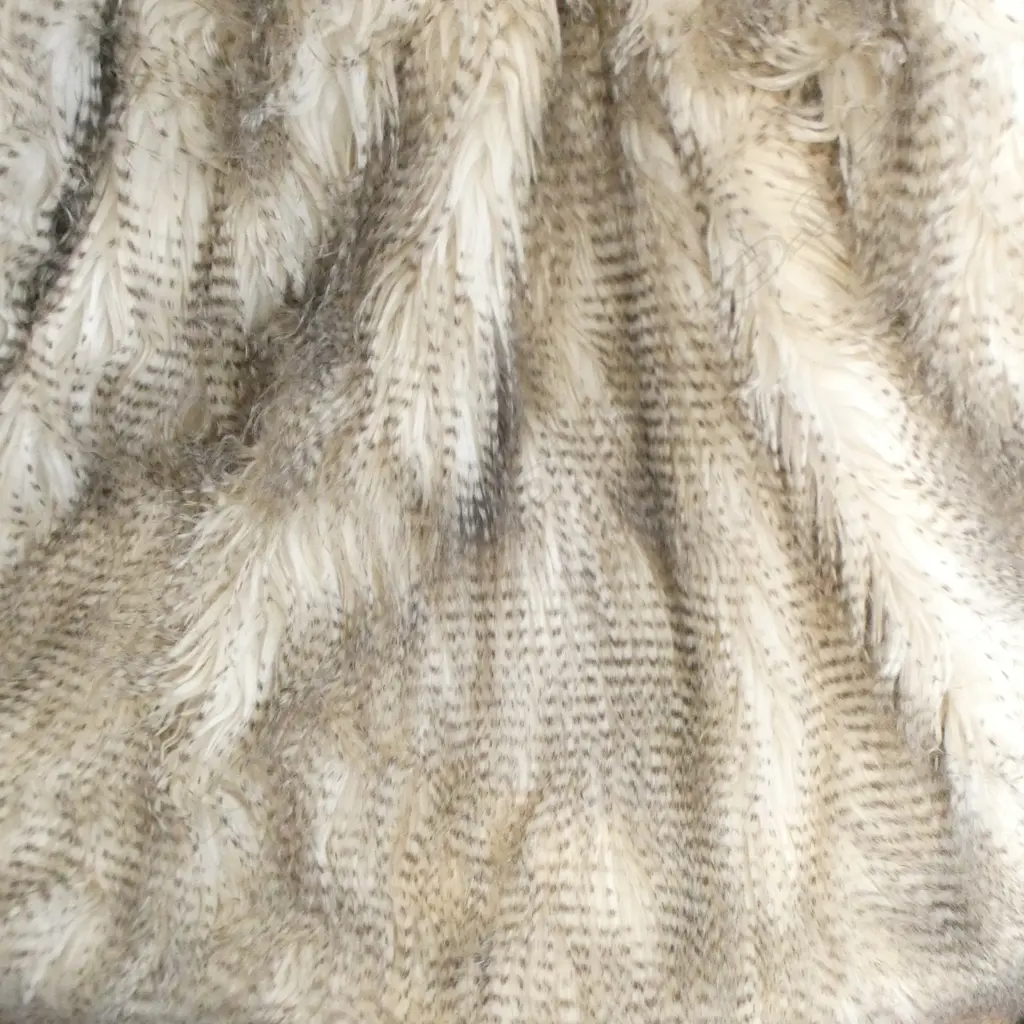 FAUX SHAG THROW  Image 1++