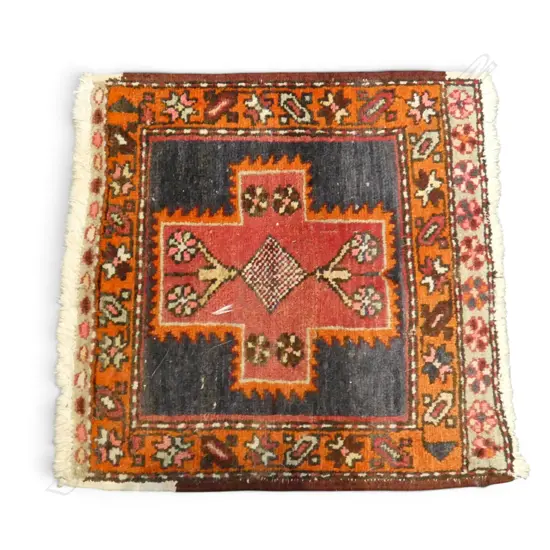 SML TURKISH RUG 530 X 520mm