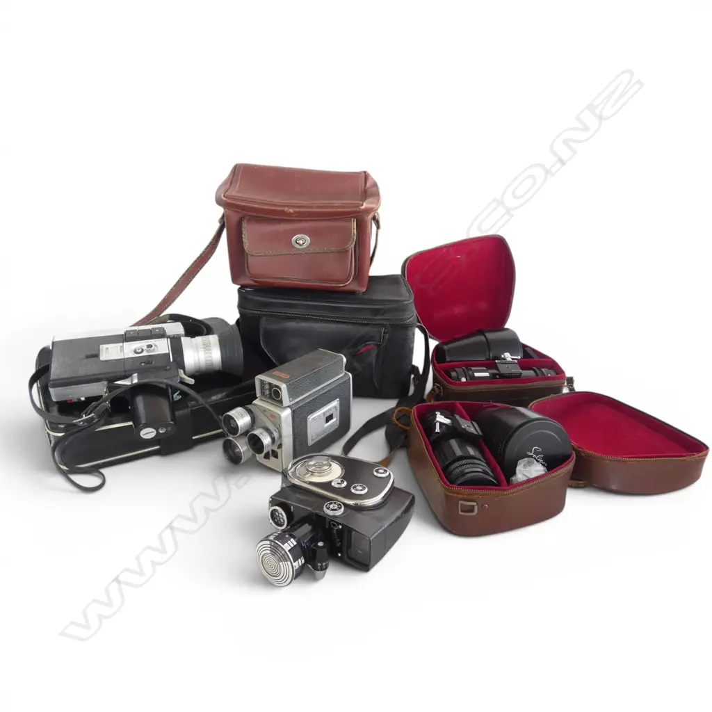 3 VINTAGE FILM CAMERAS + 2 SOLIGER LENSES Image 1++