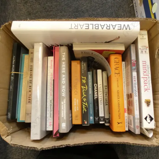 ASST. BOOKS; FASHION / ART INTEREST; BANKSY, WOW, ETC