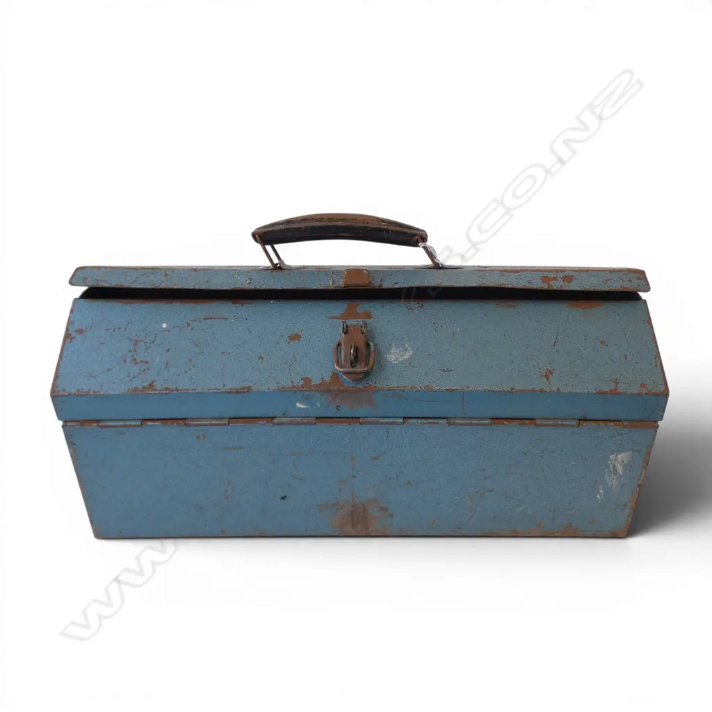 VINTAGE TOOLBOX w. ASST. TOOLS etc Image 1++