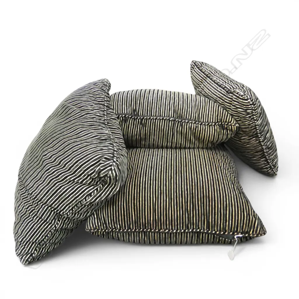 4 CUSHIONS 500x500mm Image 1++