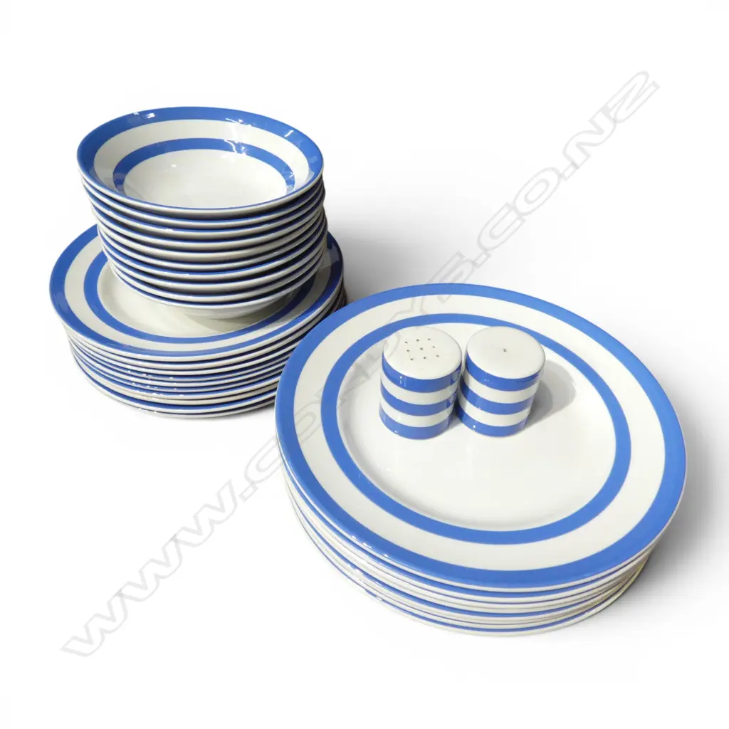 ASST. CORNISH WARE CHINA; 10 BOWLS one chipped, 8 DINNER PLATES, 10 SMALLER PLATES & S/P SHAKERS Image 1++