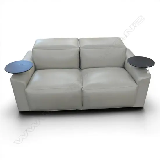 KING LIVING ELECTRIC RECLINING LEATHER SOFA w. 2 ATTACHED SIDE TABLES 1900x1000x750mm