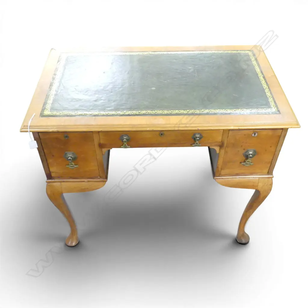 QUEEN ANNE STYLE KNEE HOLE DESK 870x520x750mm Image 1++
