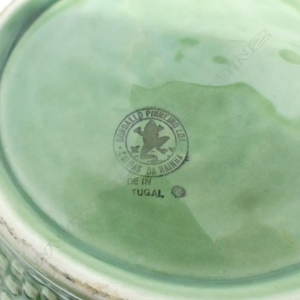 LARGE VINTAGE BORDALLO PINHEIRO GREEN MAJLIOCA BOWL, JUG & PLATE PORTUGAL, D.300MM H.230MM  Image 1++