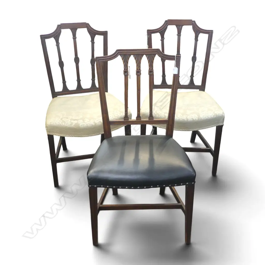 3 ANTIQUE DINING CHAIRS Image 1++