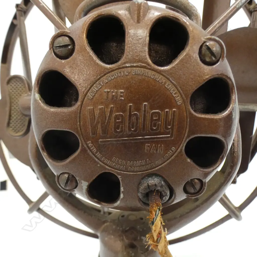 2 VINTAGE ELECTRIC FANS, NOT RUNNING Image 1++
