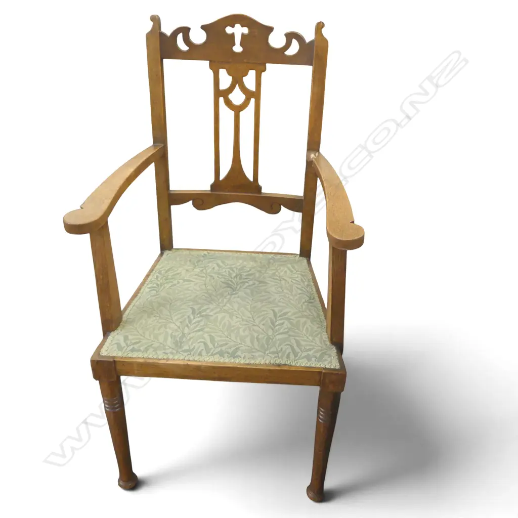 EARLY 20thC OAK ARMCHAIR, ARM FAULTED WILLIAM MORRIS FABRIC Image 1++