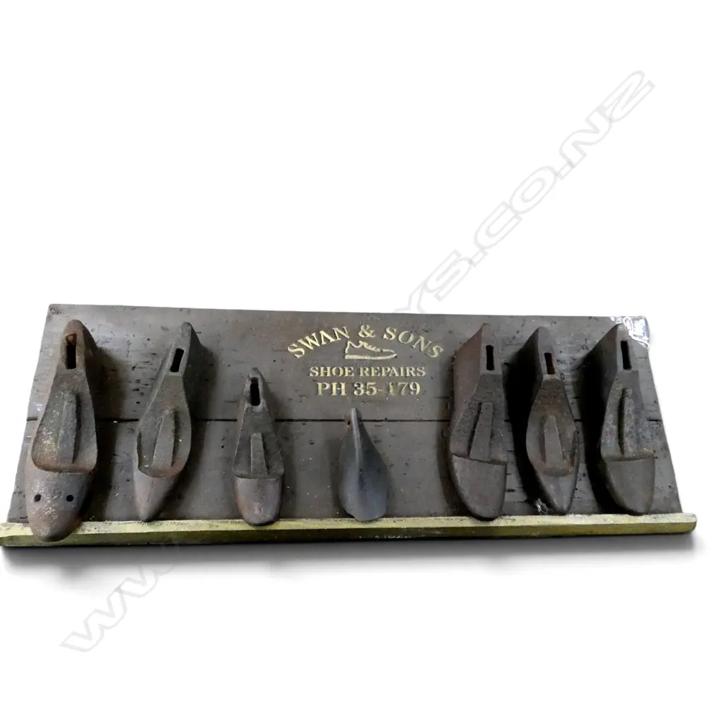 SHOE LAST DISPLAY W.840mm MODERN STENCIL Image 1++