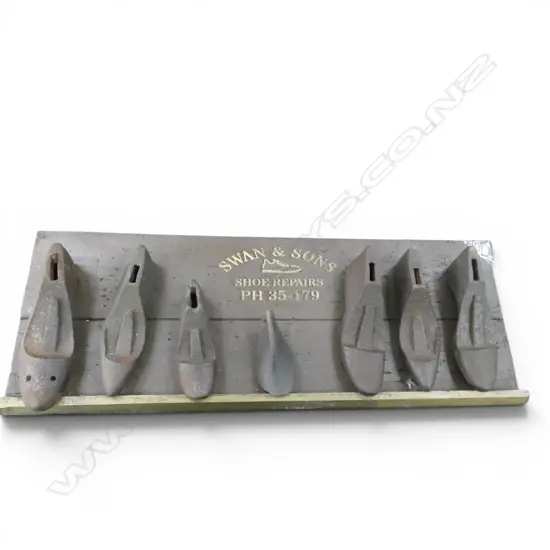 SHOE LAST DISPLAY W.840mm MODERN STENCIL