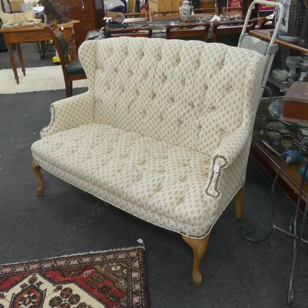 BUTTONED LOVESEAT SOFA 1350x600x950mm Image 1++