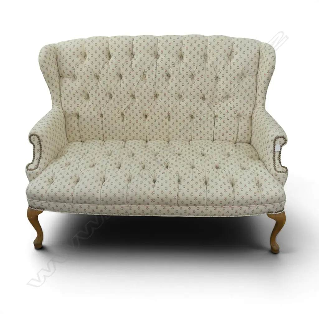 BUTTONED LOVESEAT SOFA 1350x600x950mm Image 1++