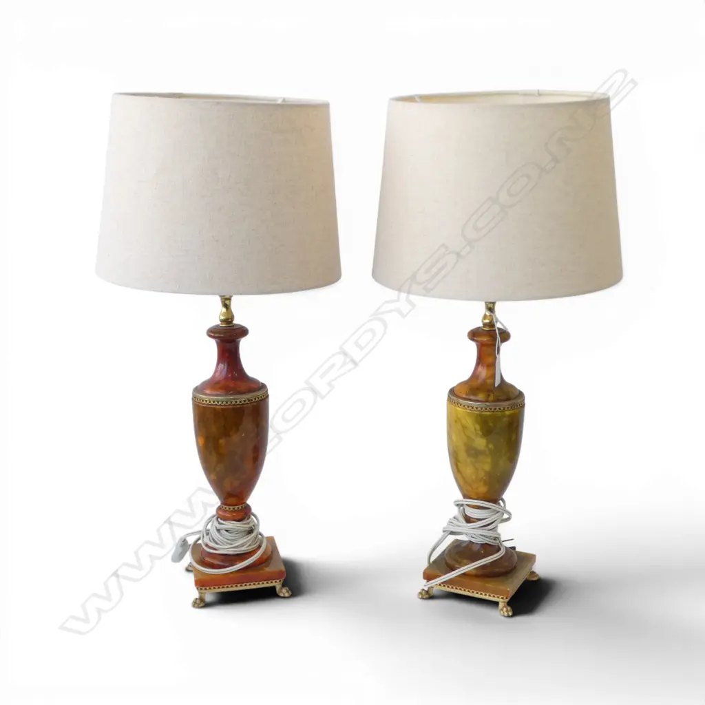 PR URN TABLE LAMPS w. shades H.590mm Image 1++