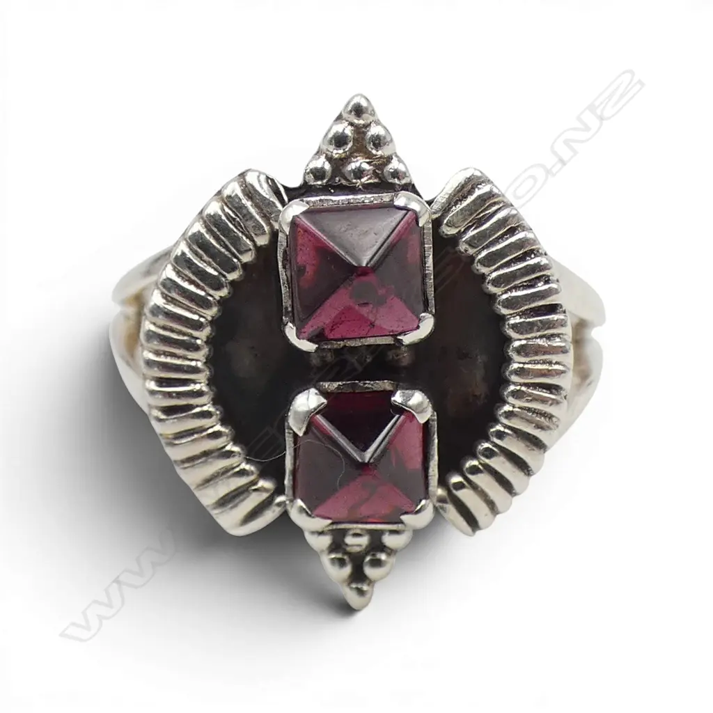 SILVER GARNET RING SIZE T Image 1++