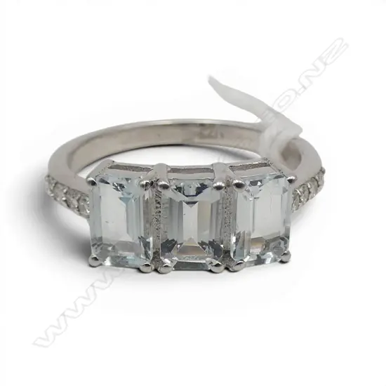 SILVER DIAMOND &  PALE AQUAMARINE RING SIZE N