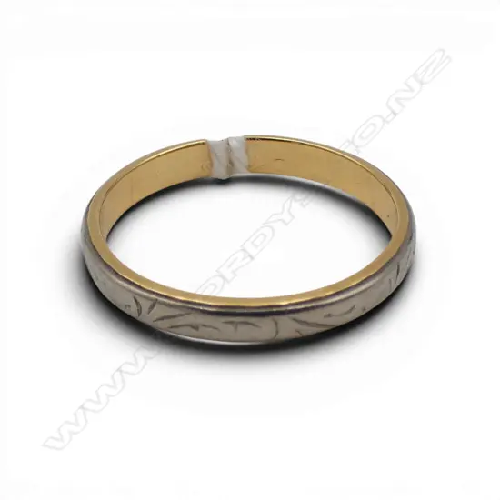 18ct TWO TONE GOLD WEDDER 2.05gms SIZE L