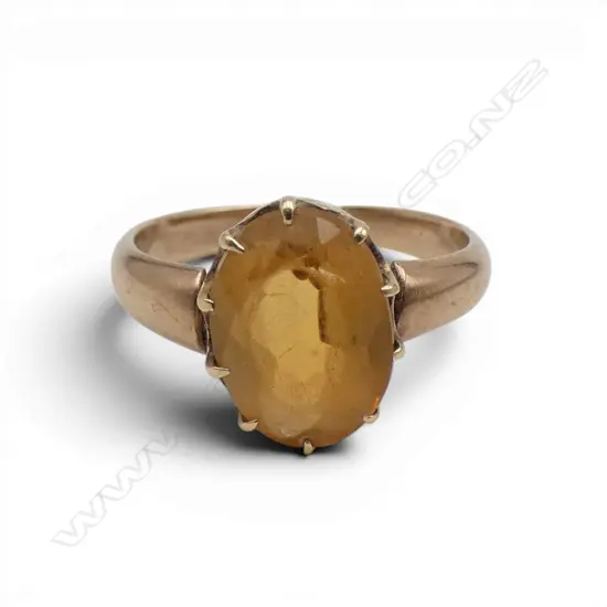 9ct GOLD & CITRINE RING (showing wear to stone) 2.44gm SIZE L