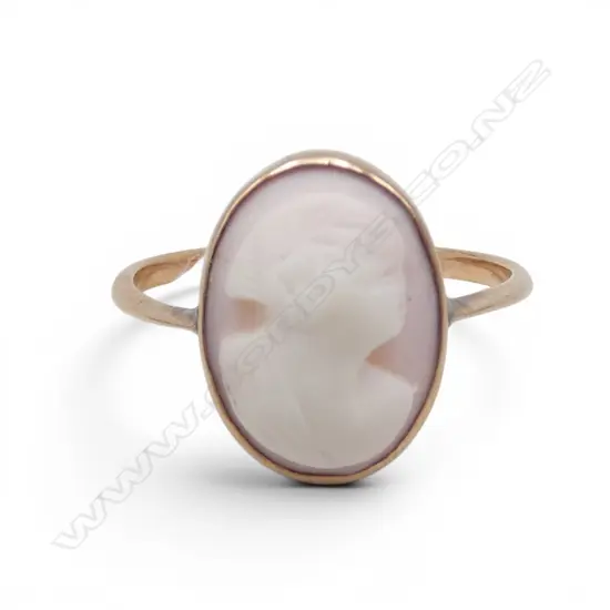 9CT CAMEO RING, 2.8gms SIZE S
